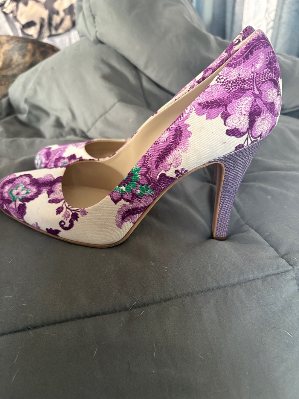 Burberry White Pumps with Purple Floral Embroidery 4 inch heel
